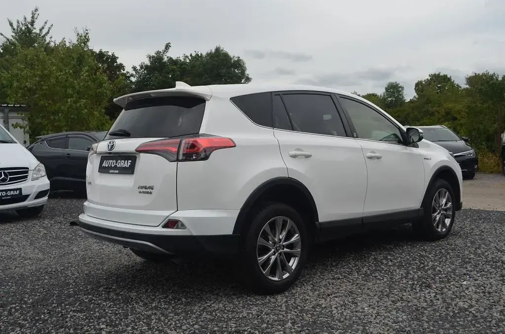 Gebraucht Toyota RAV4 Hybrid Team 197 PS (144 kW) 2018 Weiß SUV