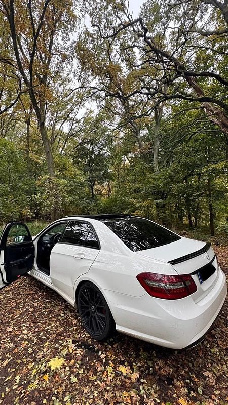 Gebraucht Mercedes E350 231 PS (169 kW) 2009 Weiß Limousine