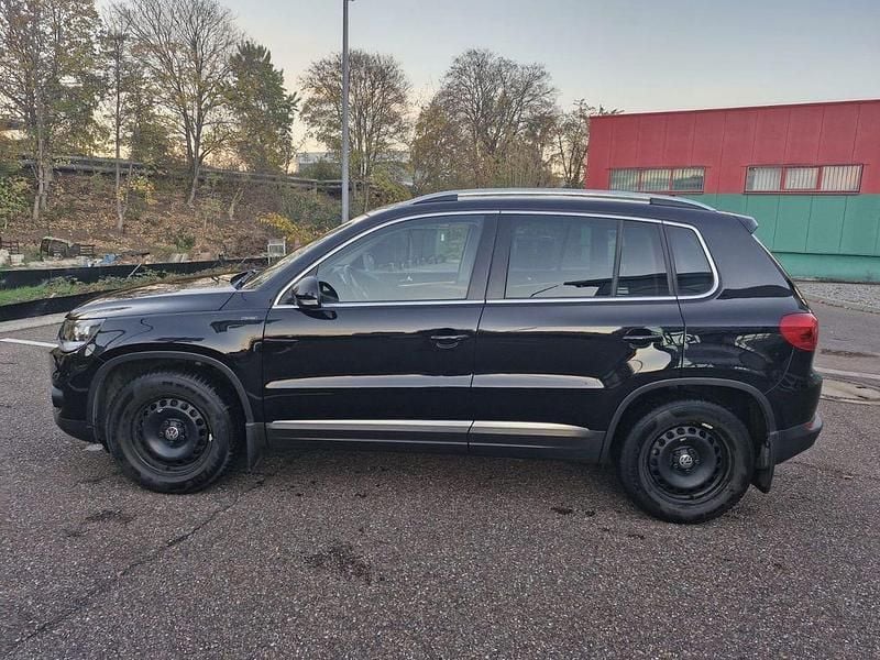 Gebraucht VW Tiguan LOUNGE 150 PS (110 kW) 2015 Schwarz SUV