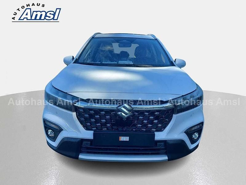 Neu Suzuki SX4 Comfort+ 102 PS (75 kW) 2025 Cool white pearl SUV