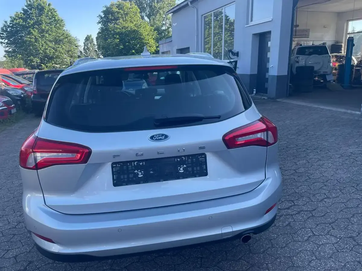 Brugt Ford Focus Cool & Connect 120 HK (88 kW) 2020 Sølv Stationcar