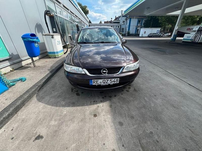 Gebraucht 1999 Opel Vectra Elegance Limousine | 2.100 € (Fairer Preis) - Bild 1/4