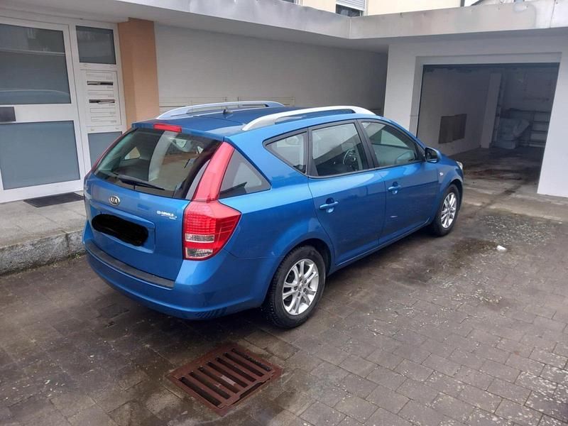 Gebraucht Kia Ceed Sportswagon 90 PS (66 kW) 2012 Blau Kombi