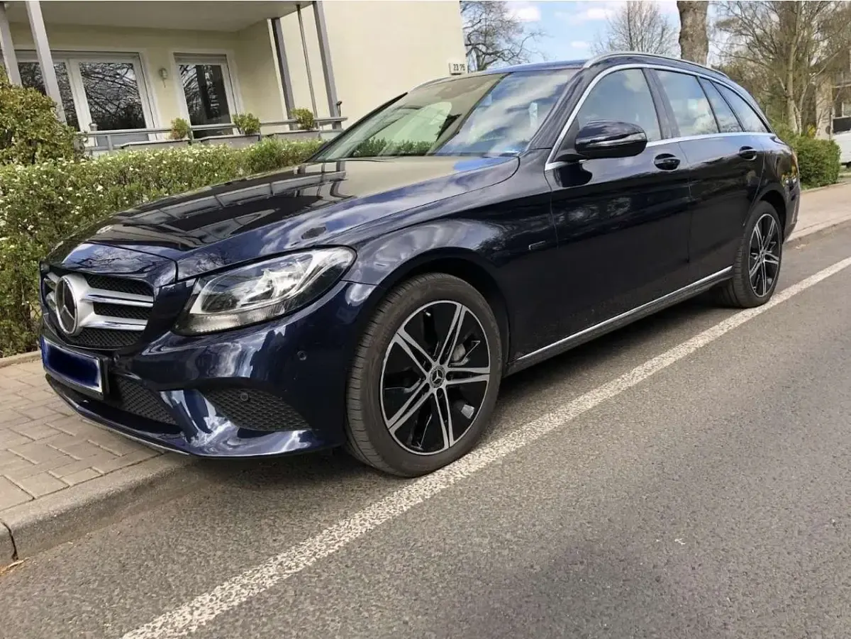 Gebraucht Mercedes C300e Exclusive 194 PS (142 kW) 2020 Blau Kombi