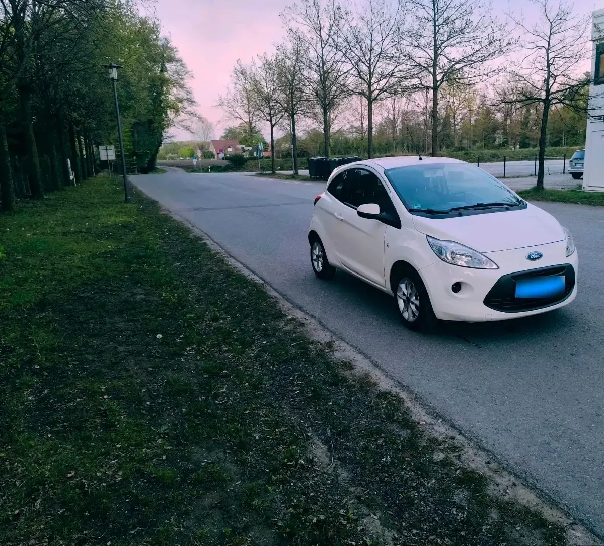 Gebraucht Ford Ka 69 PS (50 kW) 2015 Weiß Limousine