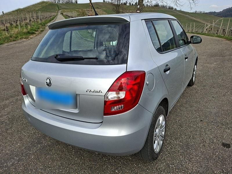 Gebraucht Skoda Fabia 70 PS (51 kW) 2014 Silber Kleinwagen