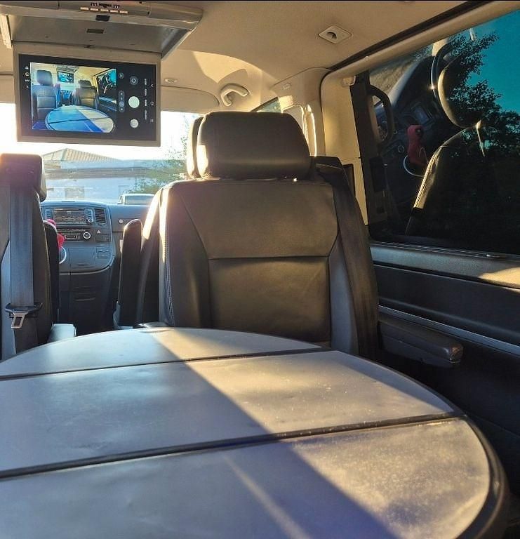 Weiß Gebraucht 2012 VW Multivan Highline Van | 19.999 € - Bild 1/4