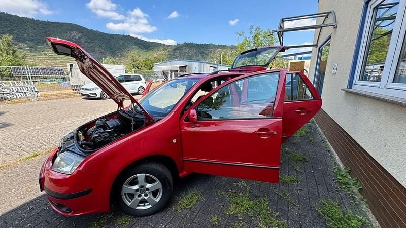 Rot Gebraucht 2008 Skoda Fabia Kombi | 1.234 € (Fairer Preis) - Bild 1/4