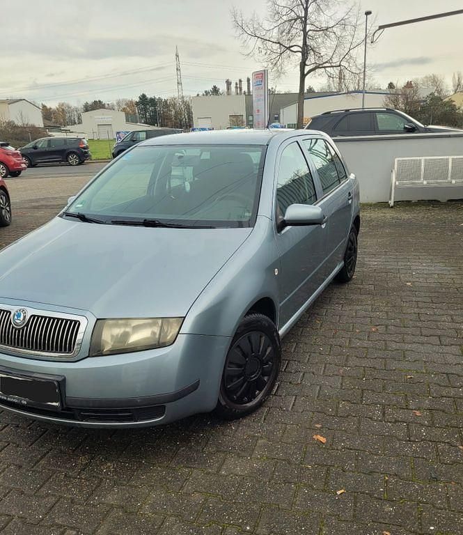Blau Gebraucht 2004 Skoda Fabia Ambiente Limousine | 1.400 € (Fairer Preis) - Bild 1/4