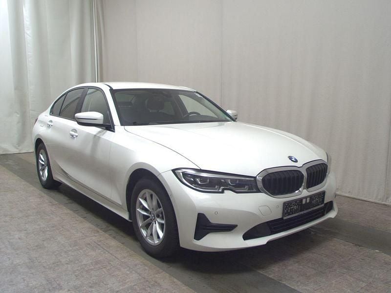 Gebraucht BMW 320 Advantage 190 PS (139 kW) 2022 Alpinweiss iii Limousine