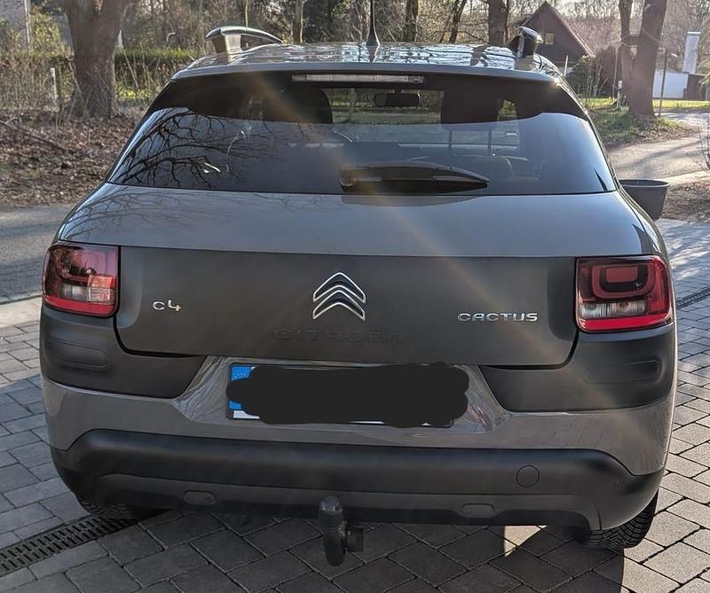 Gebraucht Citroën C4 Feel 82 PS (60 kW) 2017 Braun Limousine