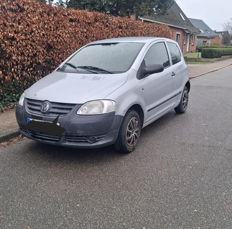 Gebraucht VW Fox 58 PS (42 kW) 2008 Grau Kleinwagen