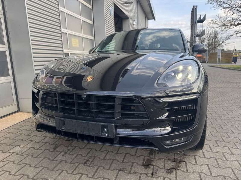 Gebraucht Porsche Macan Turbo 400 PS (294 kW) 2015 Tiefschwarzmetallic SUV