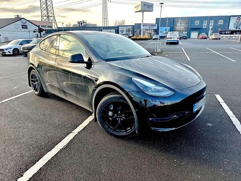 Schwarz Gebraucht 2022 Tesla Model Y SUV | 39.999 € (Teuer) - Bild 1/4