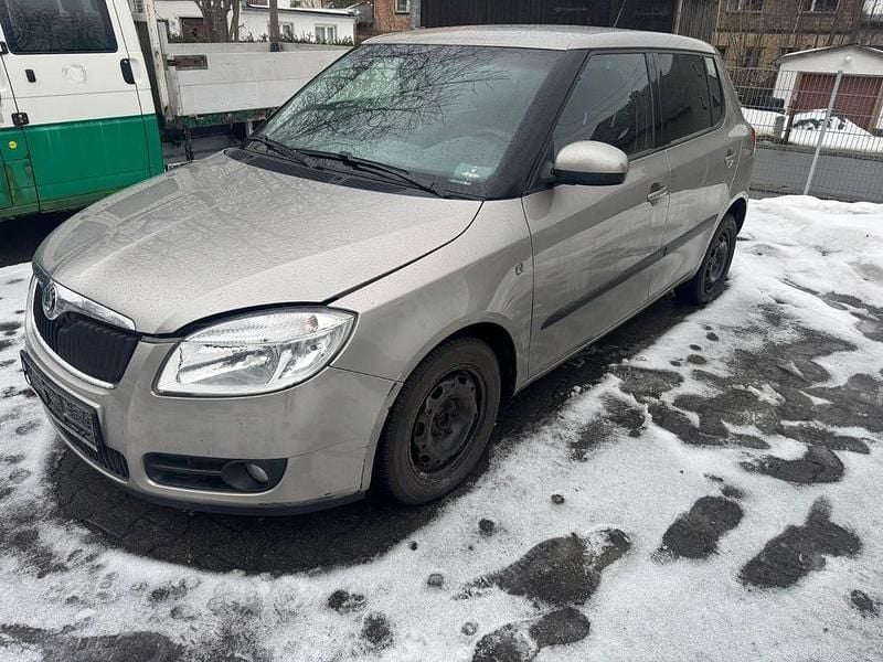 Gebraucht Skoda Fabia Ambiente 69 PS (50 kW) 2009 Beige Limousine