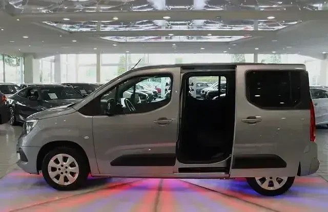 Gebraucht Opel Combo Life Elegance 131 PS (96 kW) 2022 Quartz/artense grey Van / Kleinbus