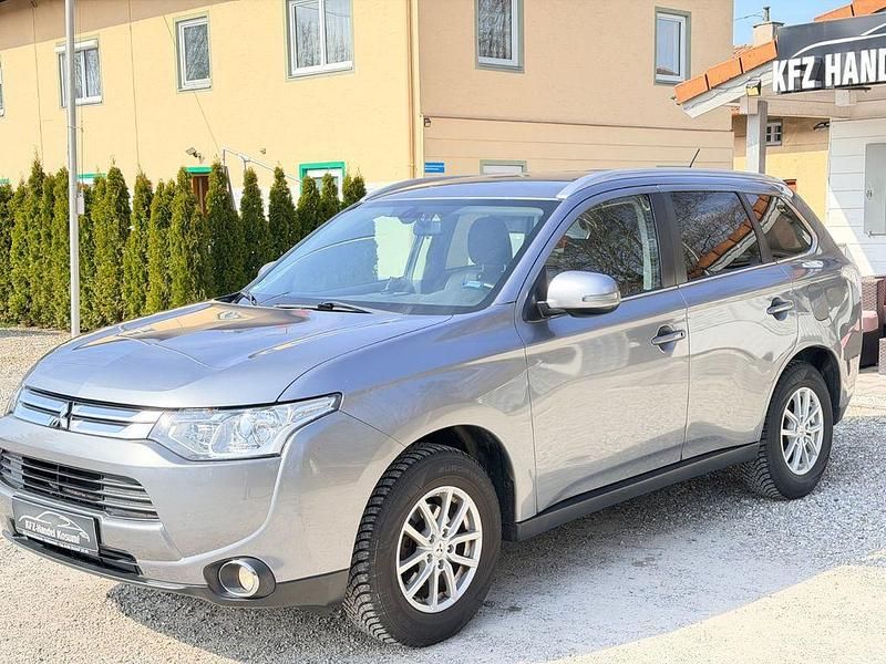 Gebraucht Mitsubishi Outlander Invite 150 PS (110 kW) 2014 Grau SUV