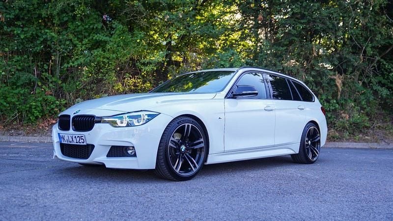 Weiß Gebraucht 2019 BMW 330 M Sport Kombi | 29.999 € (Fairer Preis) - Bild 1/4