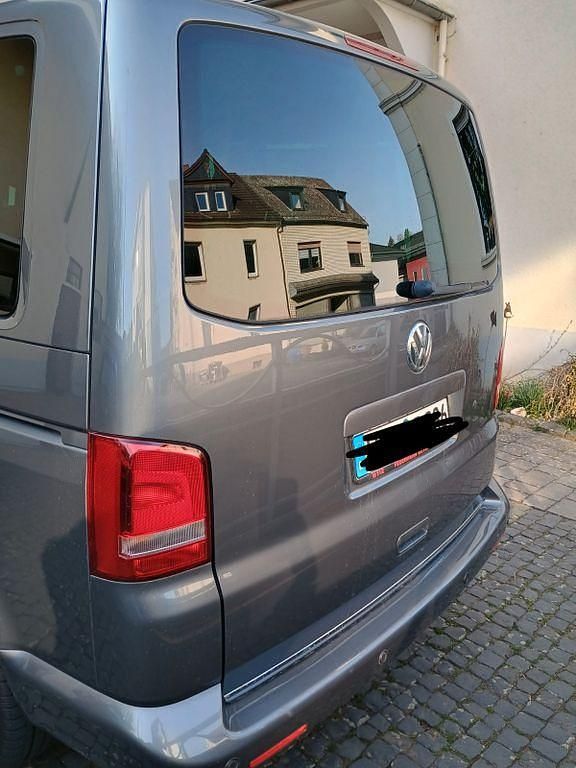 Używany VW T5 Highline 179 KM (131 kW) 2011 Szary Van