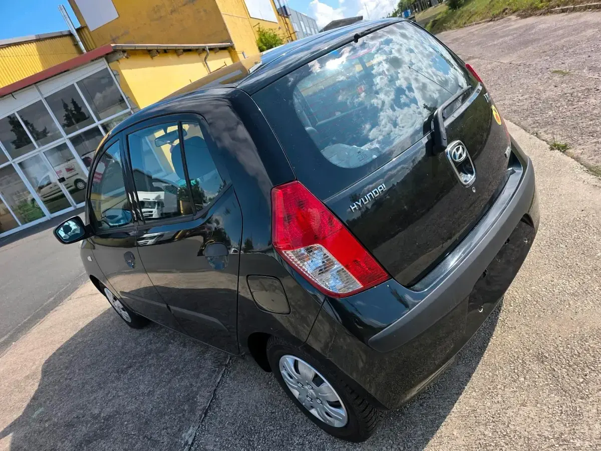 Gebraucht Hyundai i10 77 PS (56 kW) 2008 Schwarz Kleinwagen