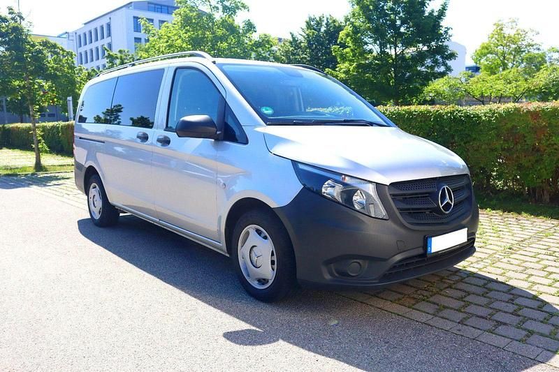 Silber Gebraucht 2016 Mercedes Vito Van / Kleinbus | 22.500 € (Teuer) - Bild 1/4