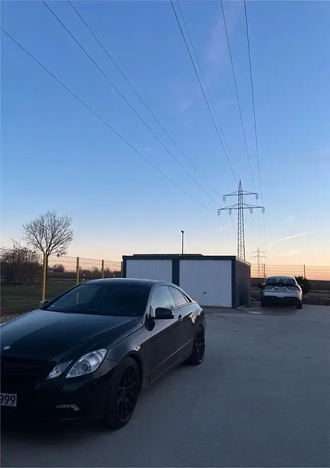Gebraucht Mercedes E200 184 PS (135 kW) 2011 Schwarz Coupé