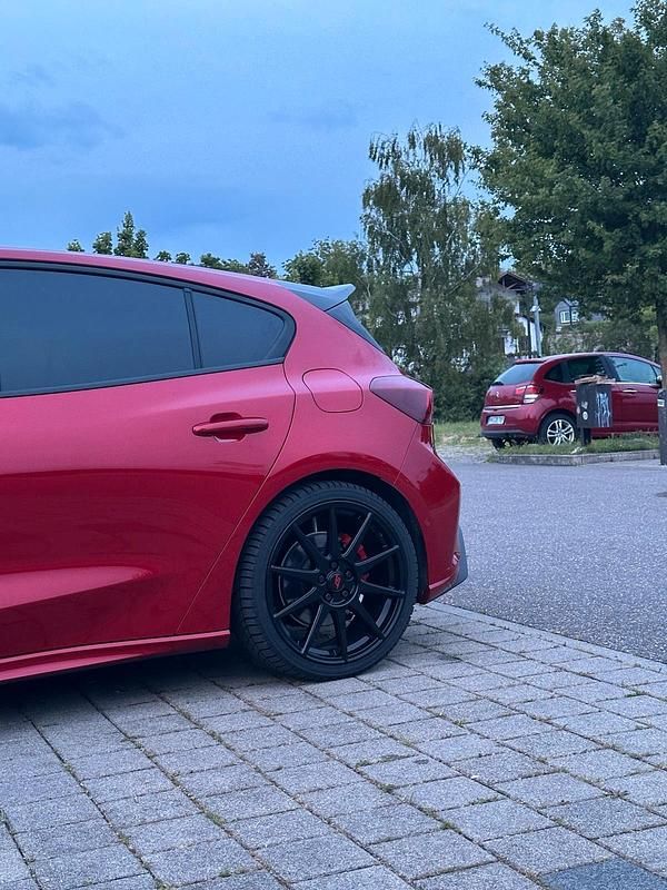 Gebraucht Ford Focus ST 280 PS (205 kW) 2024 Rot Limousine