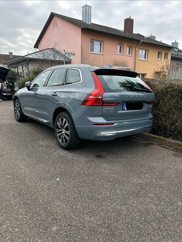Używany Volvo XC60 250 KM (183 kW) 2022 Szary SUV