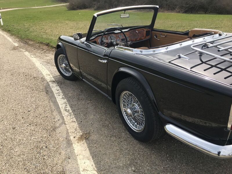 Schwarz Gebraucht 1962 Triumph TR4 Cabrio | 20.900 € - Bild 1/4