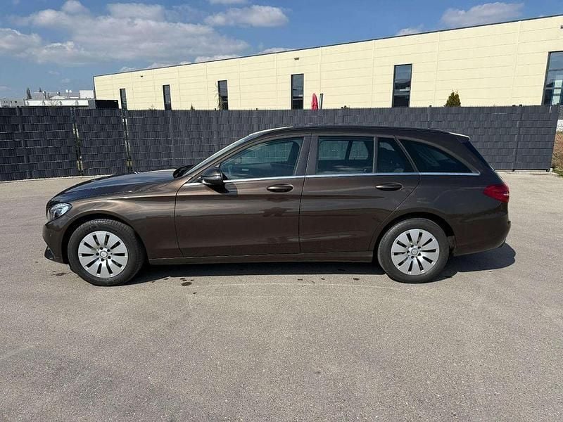 Gebraucht Mercedes C220 170 PS (125 kW) 2016 Citrinbraun metalliclack Kombi