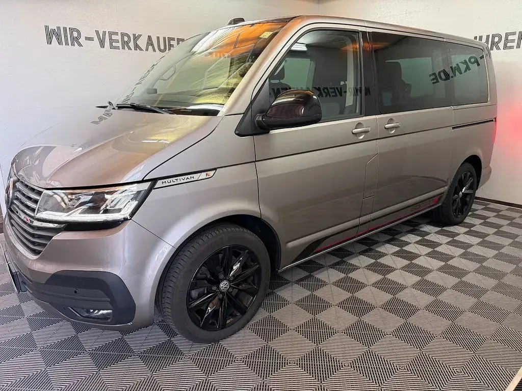 Gebraucht VW Multivan Edition 204 PS (150 kW) 2021 Mojavebeige Van / Kleinbus