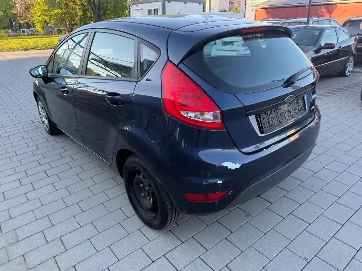 Gebraucht Ford Fiesta Trend 82 PS (60 kW) 2010 Ink blue Limousine