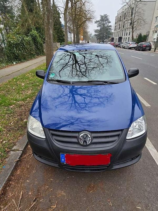 Blau Gebraucht 2011 VW Fox Kleinwagen | 2.500 € (Fairer Preis) - Bild 1/4