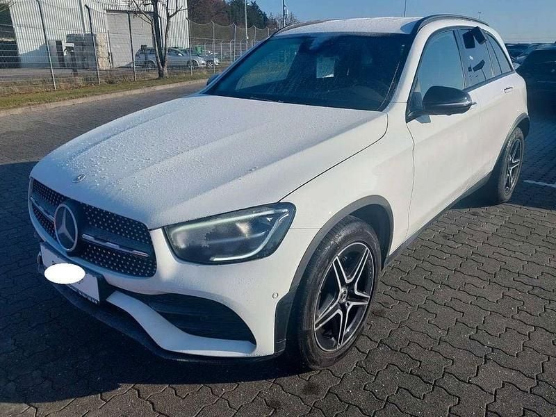 Weiß Gebraucht 2021 Mercedes GLC400d AMG SUV | 40.890 € (Fairer Preis) - Bild 1/4