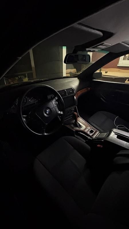 Gebraucht BMW 523 170 PS (125 kW) 1998 Schwarz Limousine