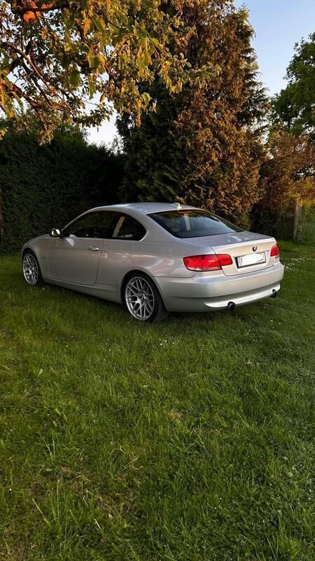 Silber Gebraucht 2008 BMW 335 Coupé | 23.000 € (Teuer) - Bild 1/4