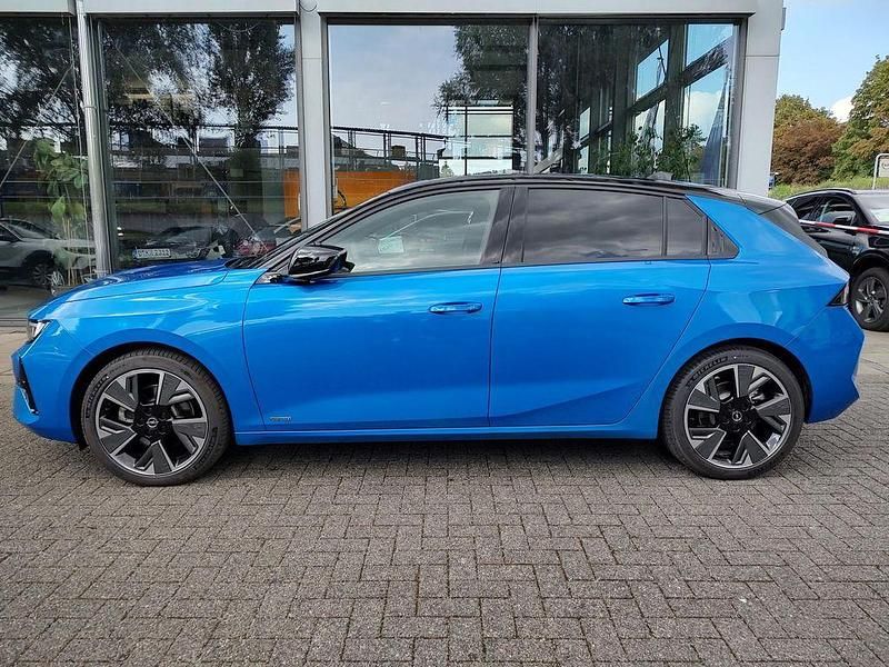 Gebraucht Opel Astra drive 114 kW (156 PS) 2023 Blau/typ aussenverkleidung metallic drei schichten perlmutt Limousine