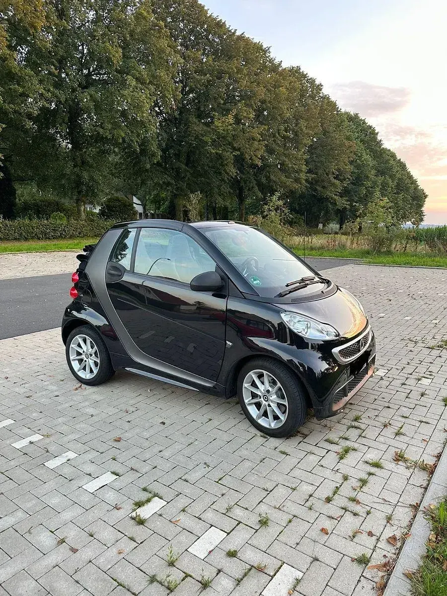 Używany Smart ForTwo Cabrio 71 KM (52 kW) 2014 Czarny Kabriolet