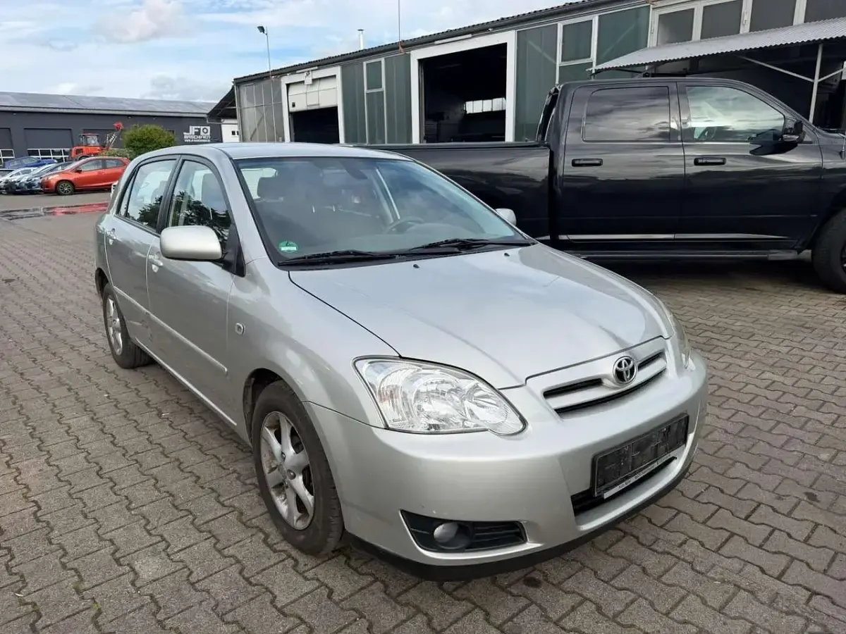 Gebraucht Toyota Corolla Sol 97 PS (71 kW) 2005 Silver metallic Kleinwagen