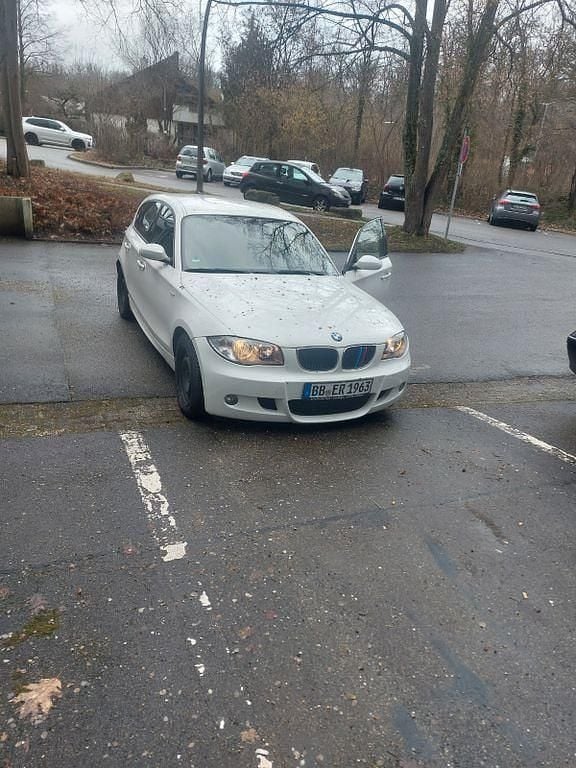 Gebraucht BMW 118 Sport Line 143 PS (105 kW) 2009 Weiß Kleinwagen