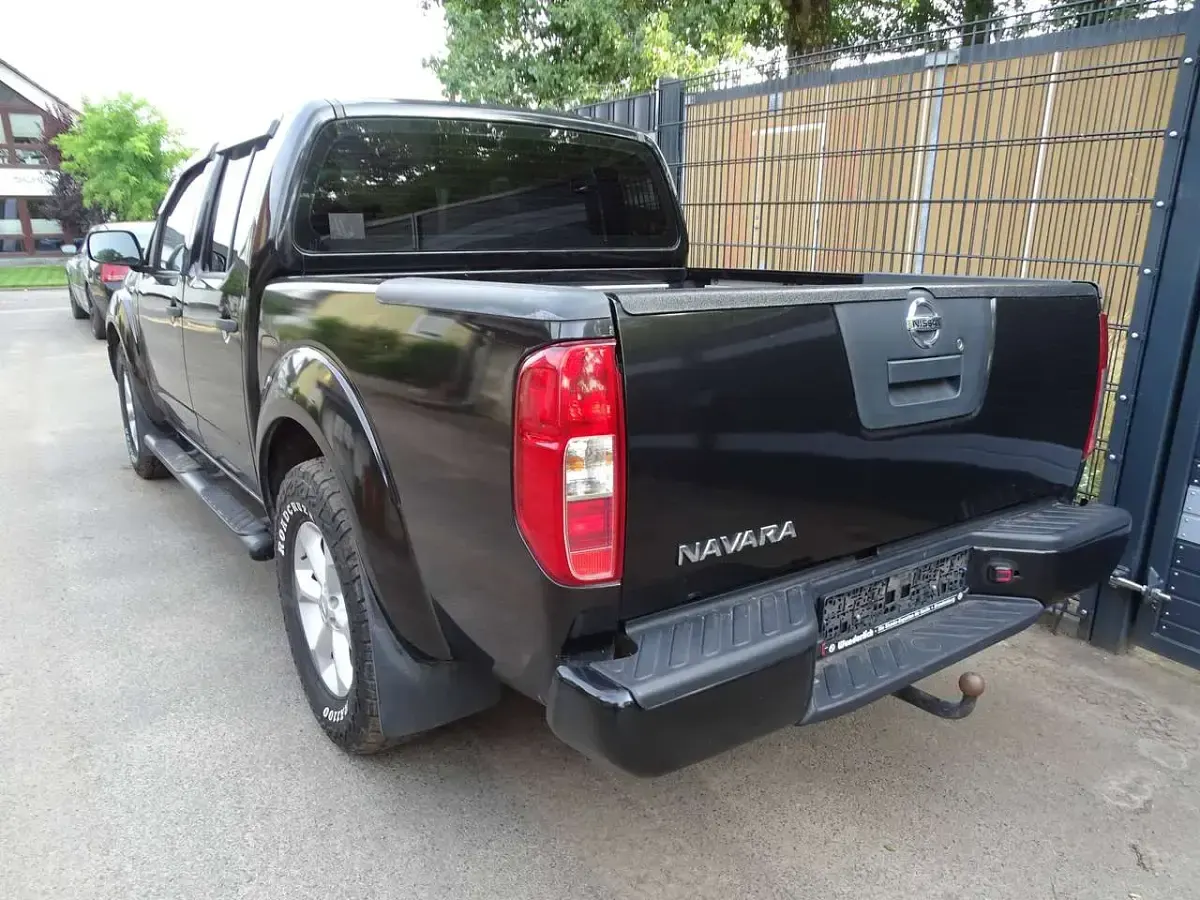 Gebraucht Nissan Navara SE 171 PS (125 kW) 2007 Black (m) Pickup