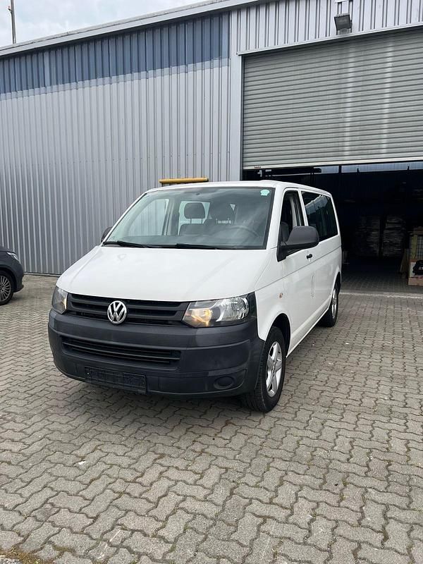 Weiß Gebraucht 2015 VW T5 Van | 13.700 € (Etwas zu teuer) - Bild 1/4