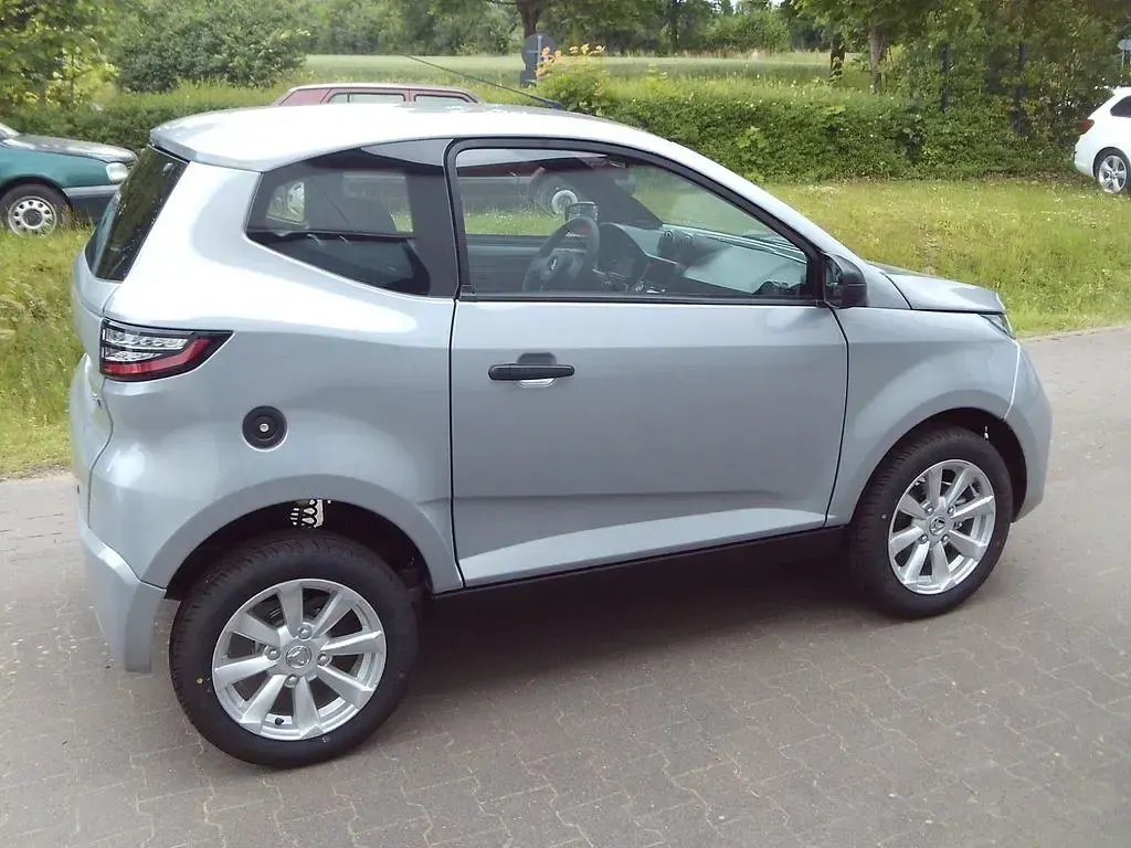 Ny Aixam AMBITION Pack 2026 Sølv Hatchback