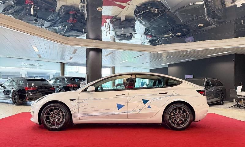 Gebraucht Tesla Model 3 324 kW (441 PS) 2020 Weiß Limousine