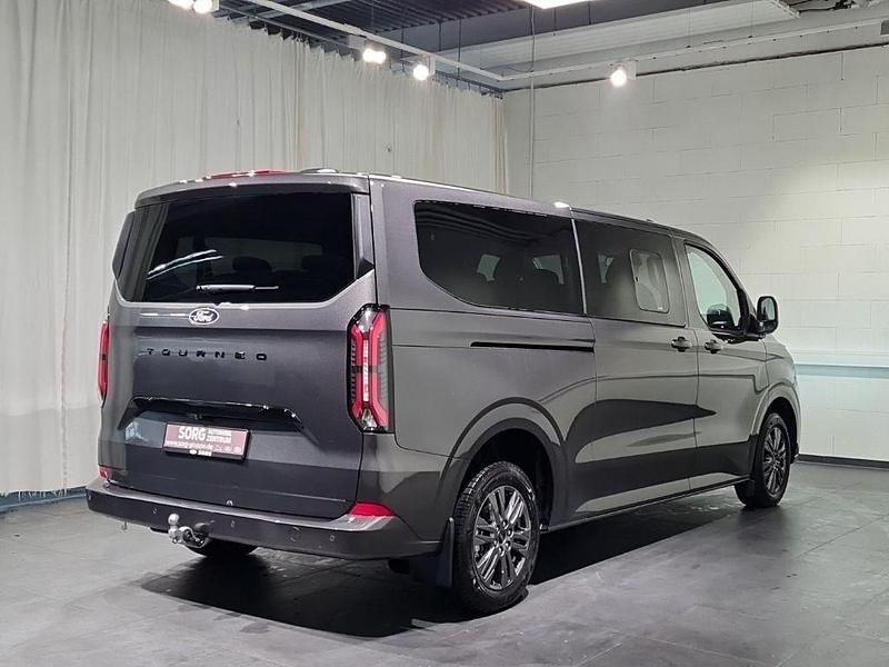 Neu Ford Tourneo Titanium 170 PS (125 kW) 2026 Grau Van / Kleinbus