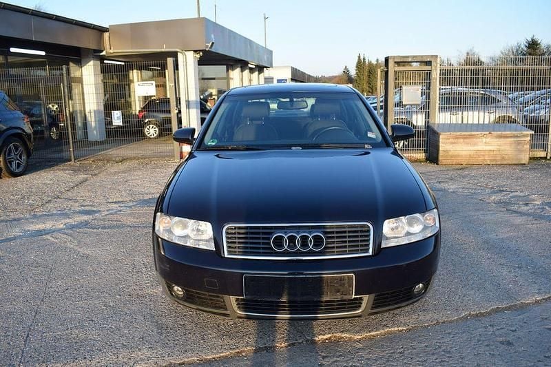Gebraucht Audi A4 131 PS (96 kW) 2001 Blau Limousine