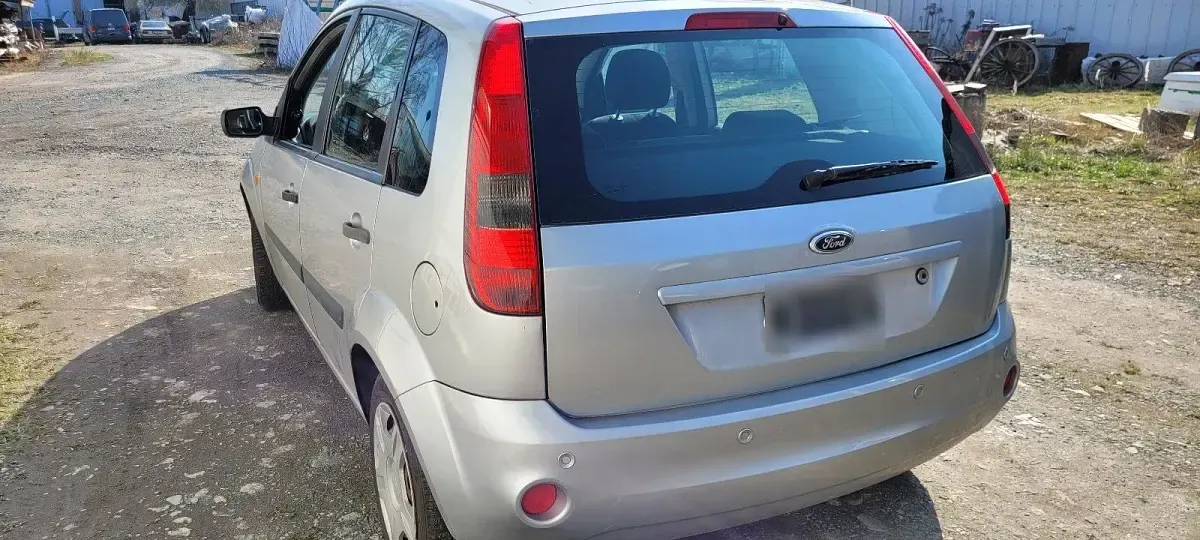 Gebraucht Ford Fiesta 101 PS (74 kW) 2004 Kleinwagen