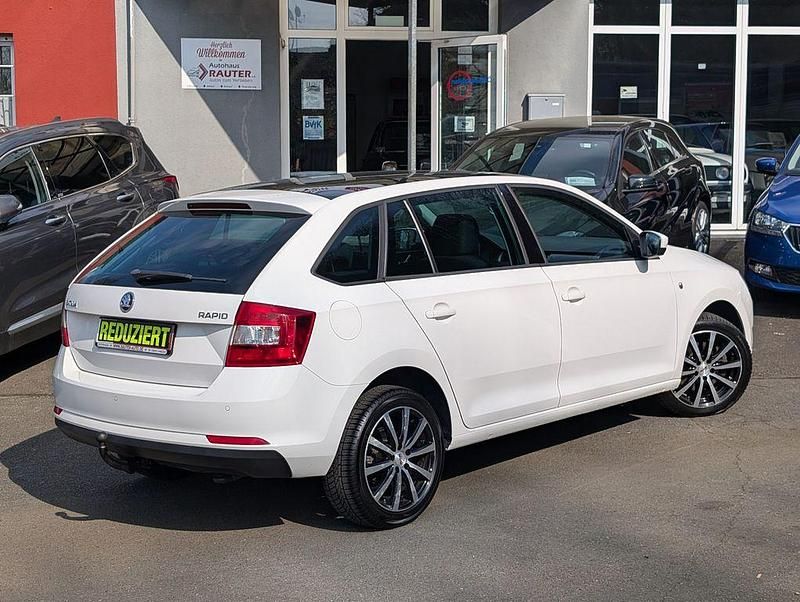 Gebraucht Skoda Rapid 105 PS (77 kW) 2014 Weiß Kleinwagen