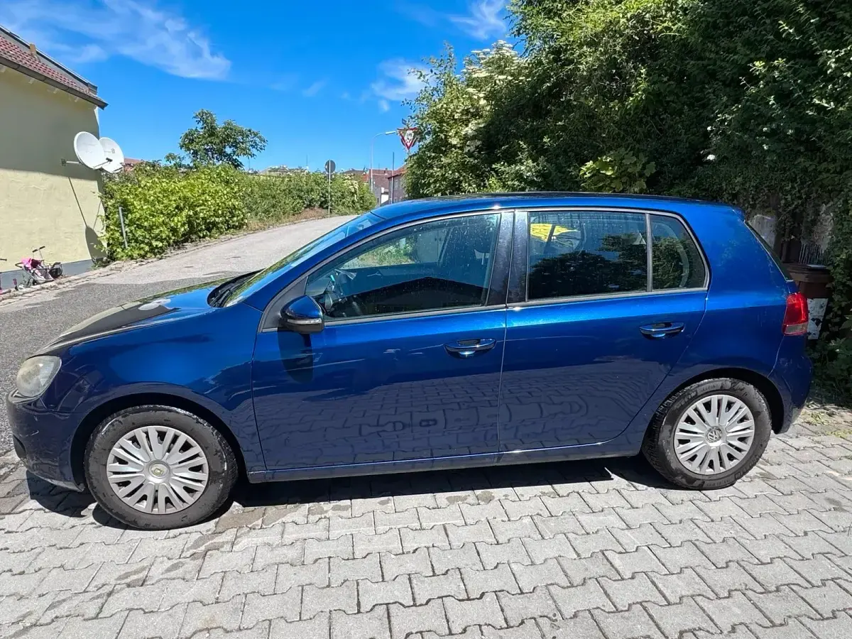 Gebraucht VW Golf VI 105 PS (77 kW) 2012 Blau Limousine