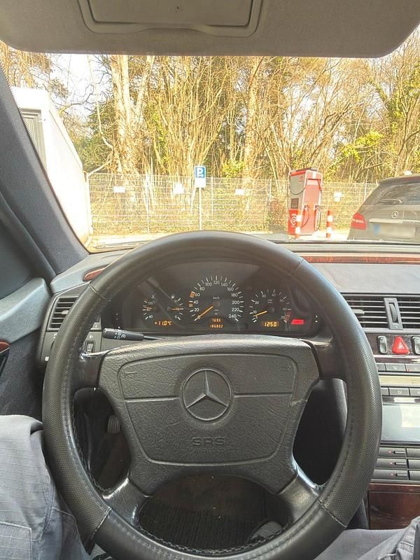 Gebraucht Mercedes C230 Elegance 150 PS (110 kW) 1997 Grün Limousine